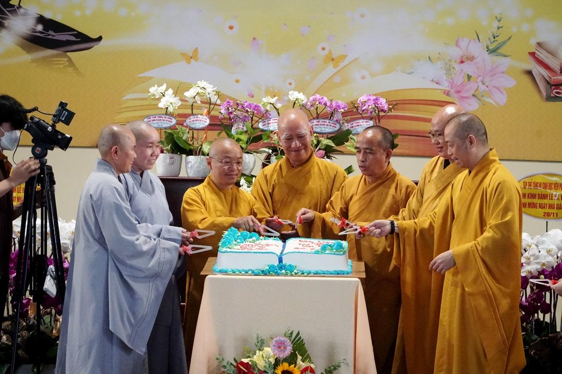 Tăng ni sinh học viện phật giáo vn tại tp.hcm tổ chức lễ tri ân giáo thọ, giảng viên nhân ngày 20 11 637f428b69044.jpeg